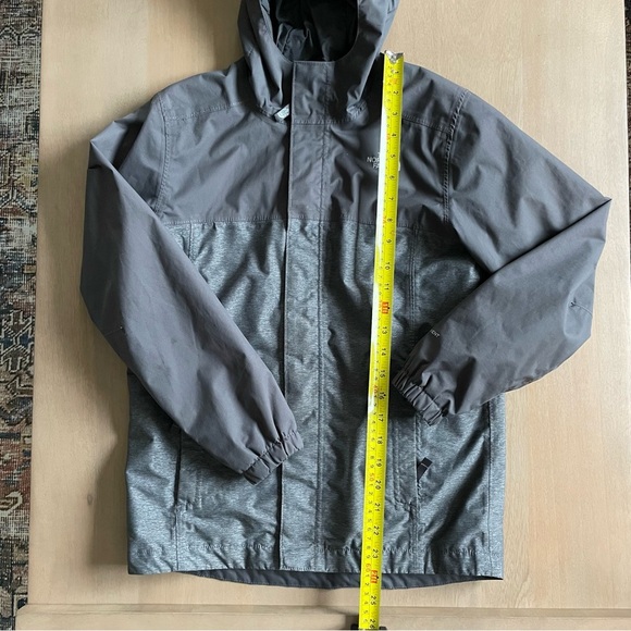 The North Face Black and Gray Boys' Jacket - Picture 7 of 8